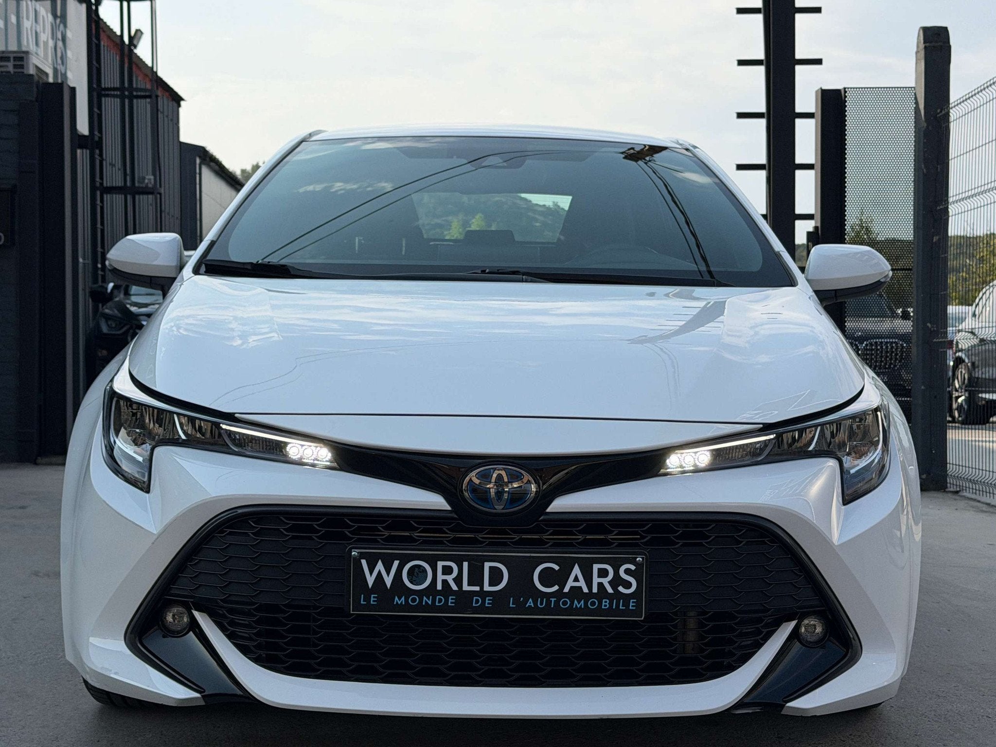 Toyota Corolla Corolla Hybrid 1.8 e-CVT CRUISE - CAMERA - LA, Auto's, Stof, Gebruikt, 4 cilinders, 72 kW