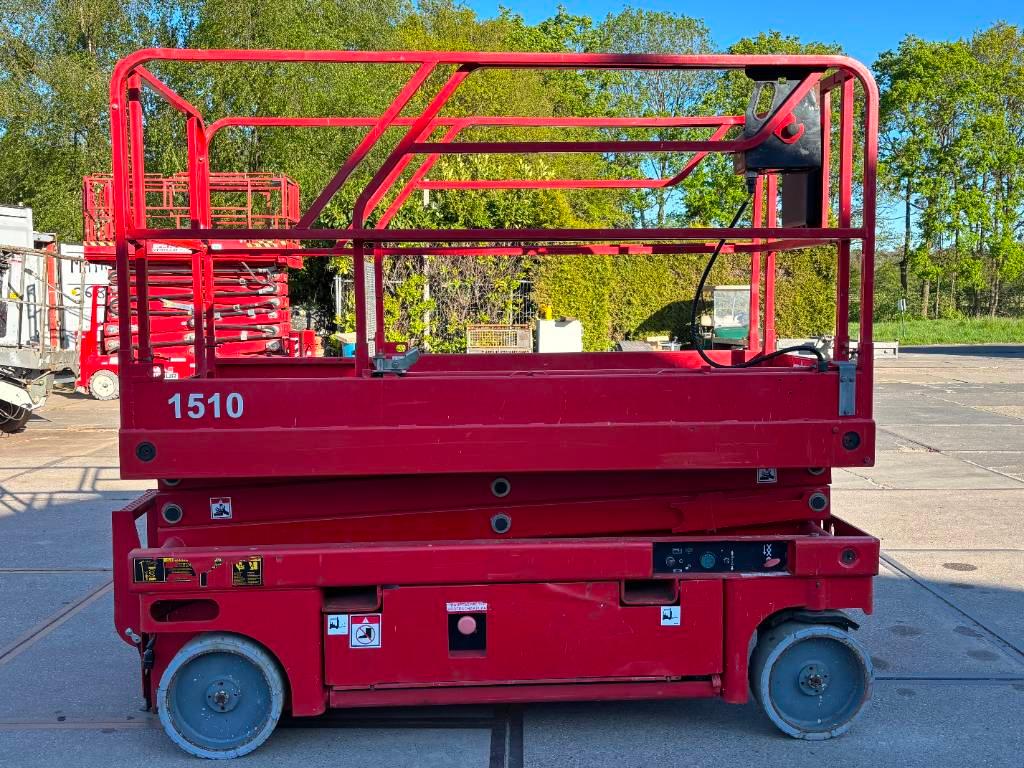 Haulotte Compact 8W 8m schaarlift Haulotte Brede manbak, Articles professionnels, Machines & Construction | Ascenseurs, Échafaudages & Échelles