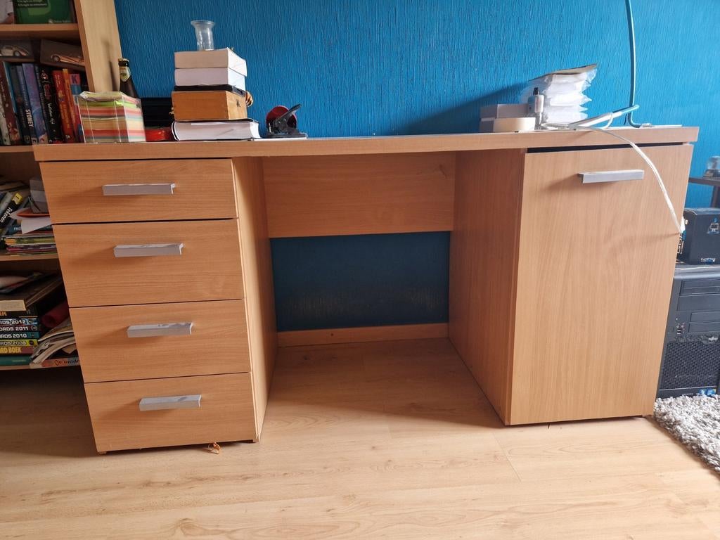 Bureau (beuk) met bureaustoel, Ophalen, Hout, Zo goed als nieuw, 60 cm