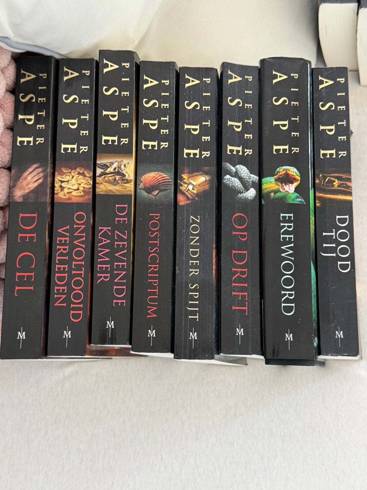 24 boeken PIETER ASPE, Boeken, Ophalen, Gelezen