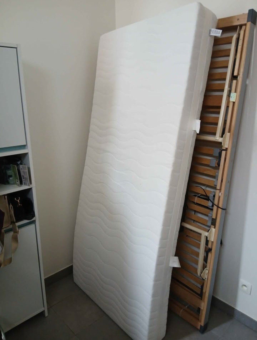 matras 90x200 // weg wegens verhuis, Ophalen, 90 cm, Zo goed als nieuw, Matras