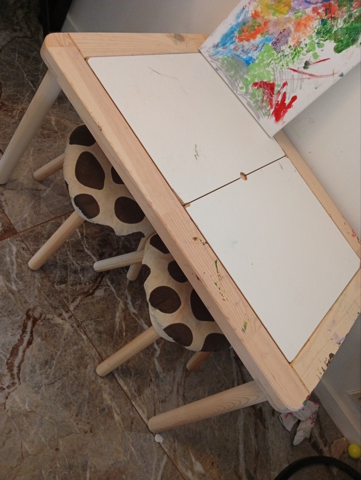Ikea flisat tafel met 2 krukjes incl. De kussens, Ophalen