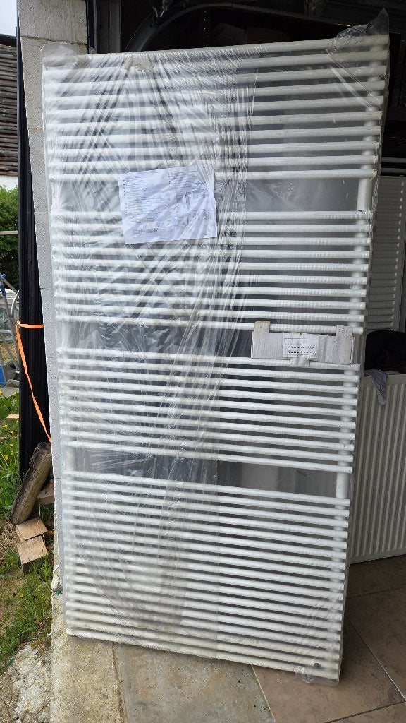 Grand radiateur sèche serviette (Neuf !)   100 x 200, Bricolage & Construction, Enlèvement, Neuf, Douche