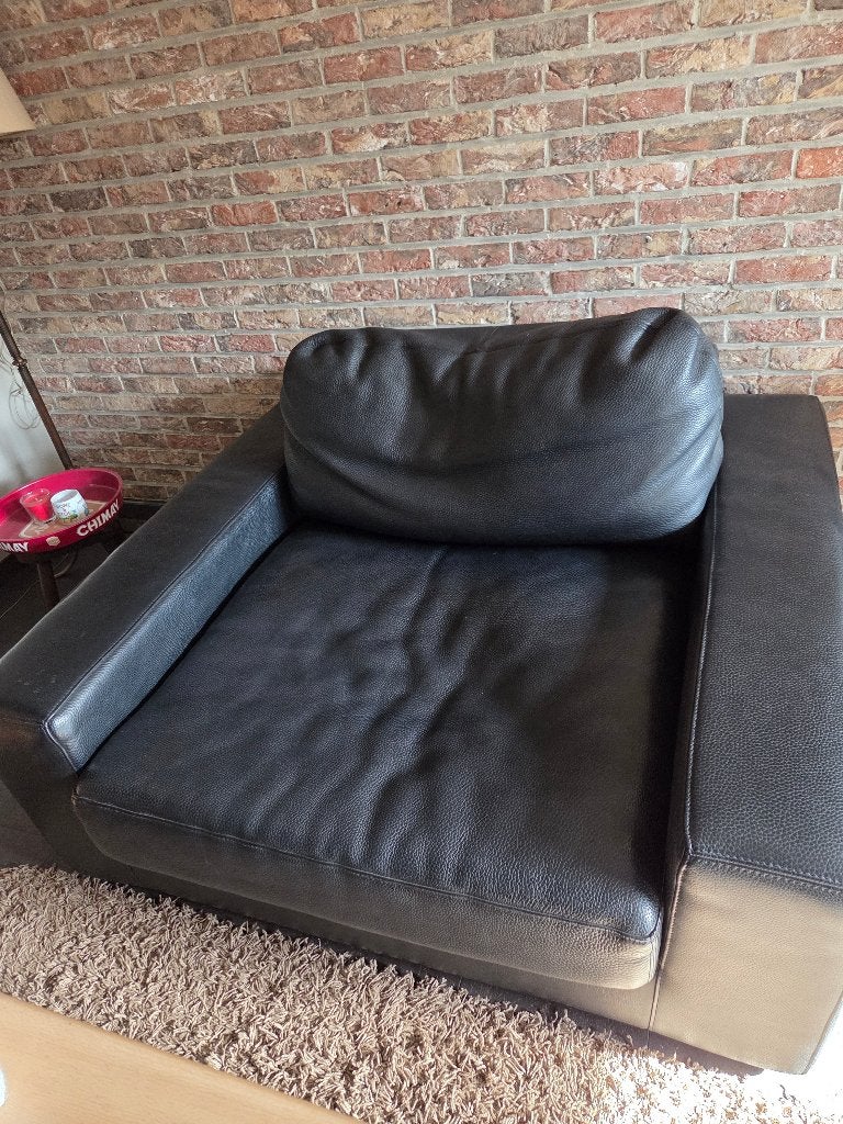 Comfortabele zwarte lederen fauteuil, Ophalen, Gebruikt, 100 tot 125 cm, Leer