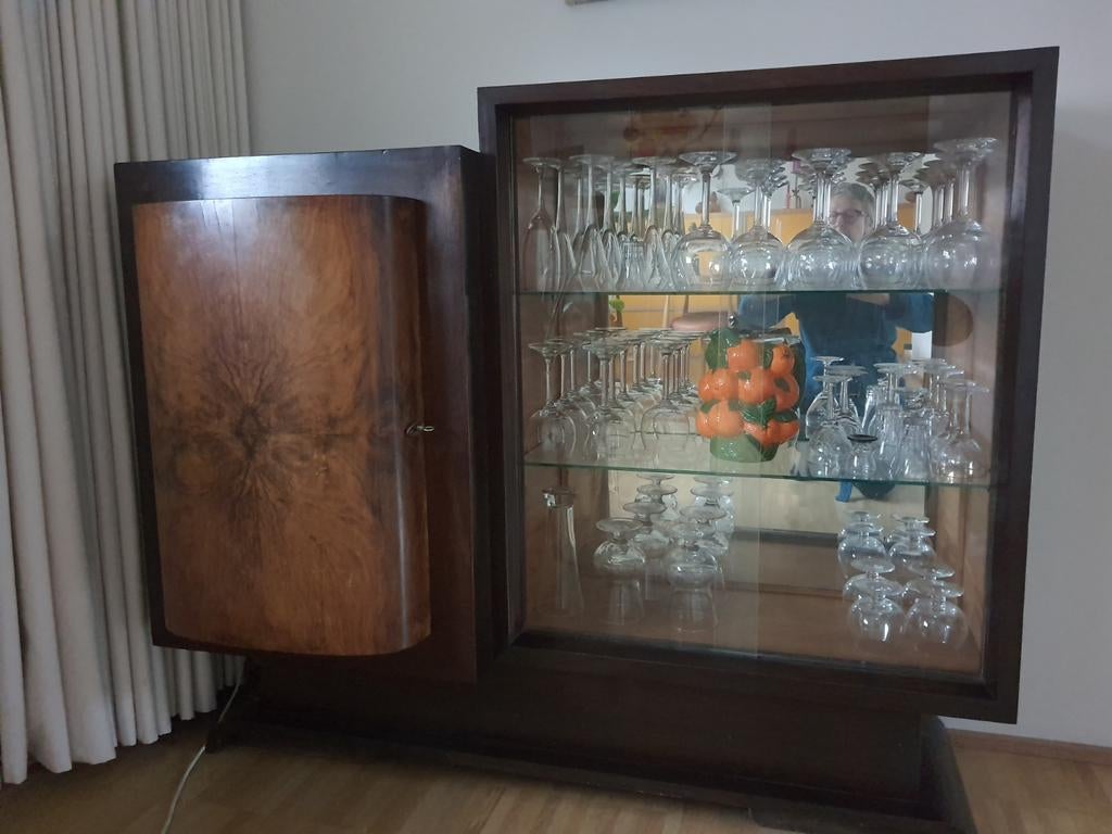 Art Deco barkastje, Ophalen
