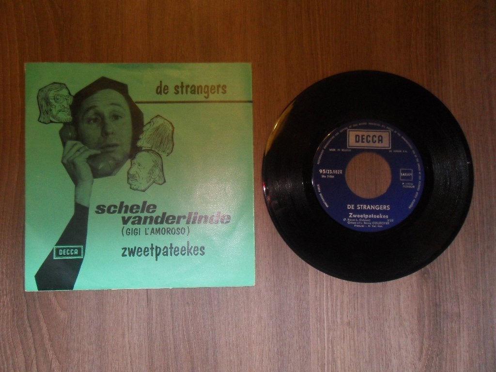 De Strangers - Zweetpateekes, Enlèvement ou Envoi, Utilisé, 7 inch, Chanson réaliste ou Smartlap