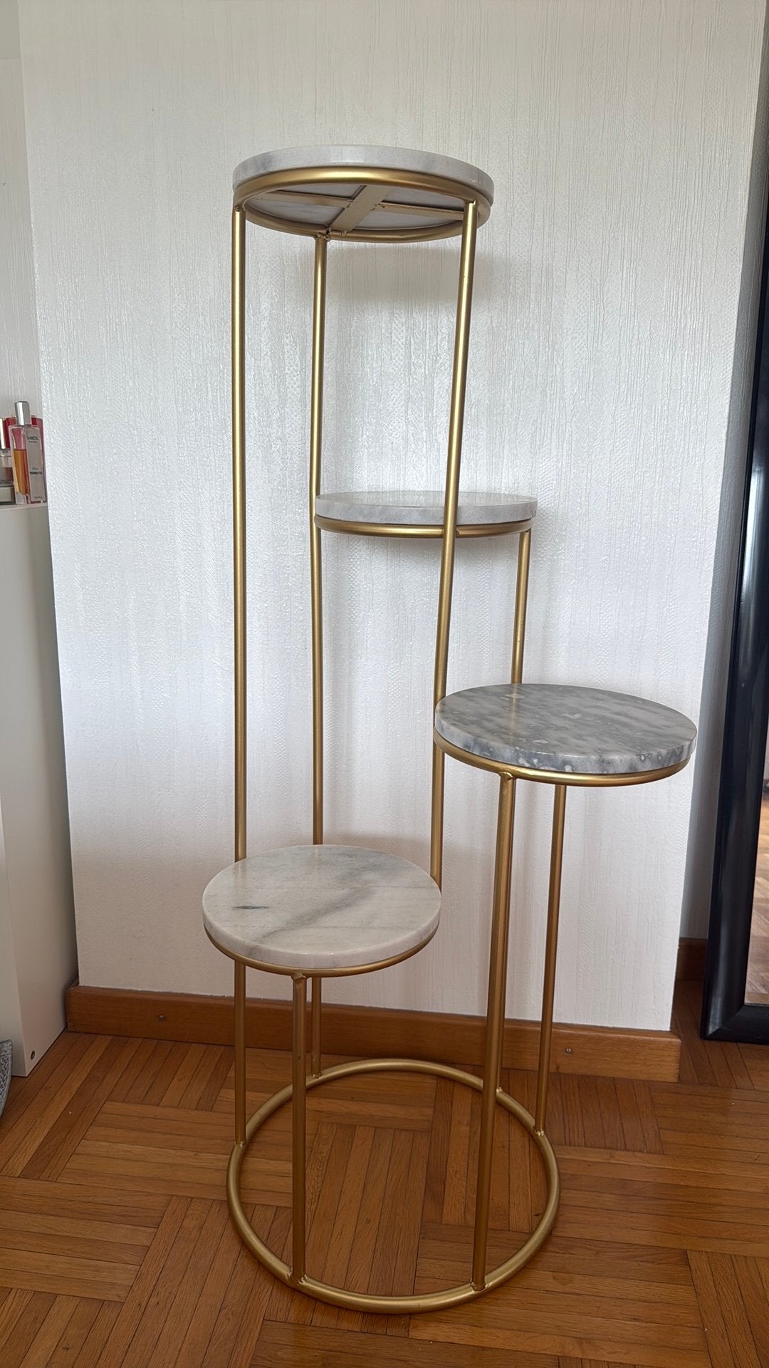 Maisons du Monde plantenstandaard – marmer & goud, Huis en Inrichting, Woonaccessoires | Zuilen en Pilaren, Ophalen, Zo goed als nieuw