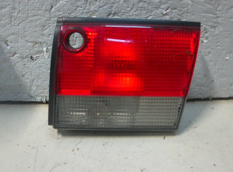 FEU ARRIÈRE DROIT INTERNE Saab 900 II Coupé (49-57-445), Saab-de-info@saabgroup.com, Marienbergstraße  96
90411  Nürnberg, DE
