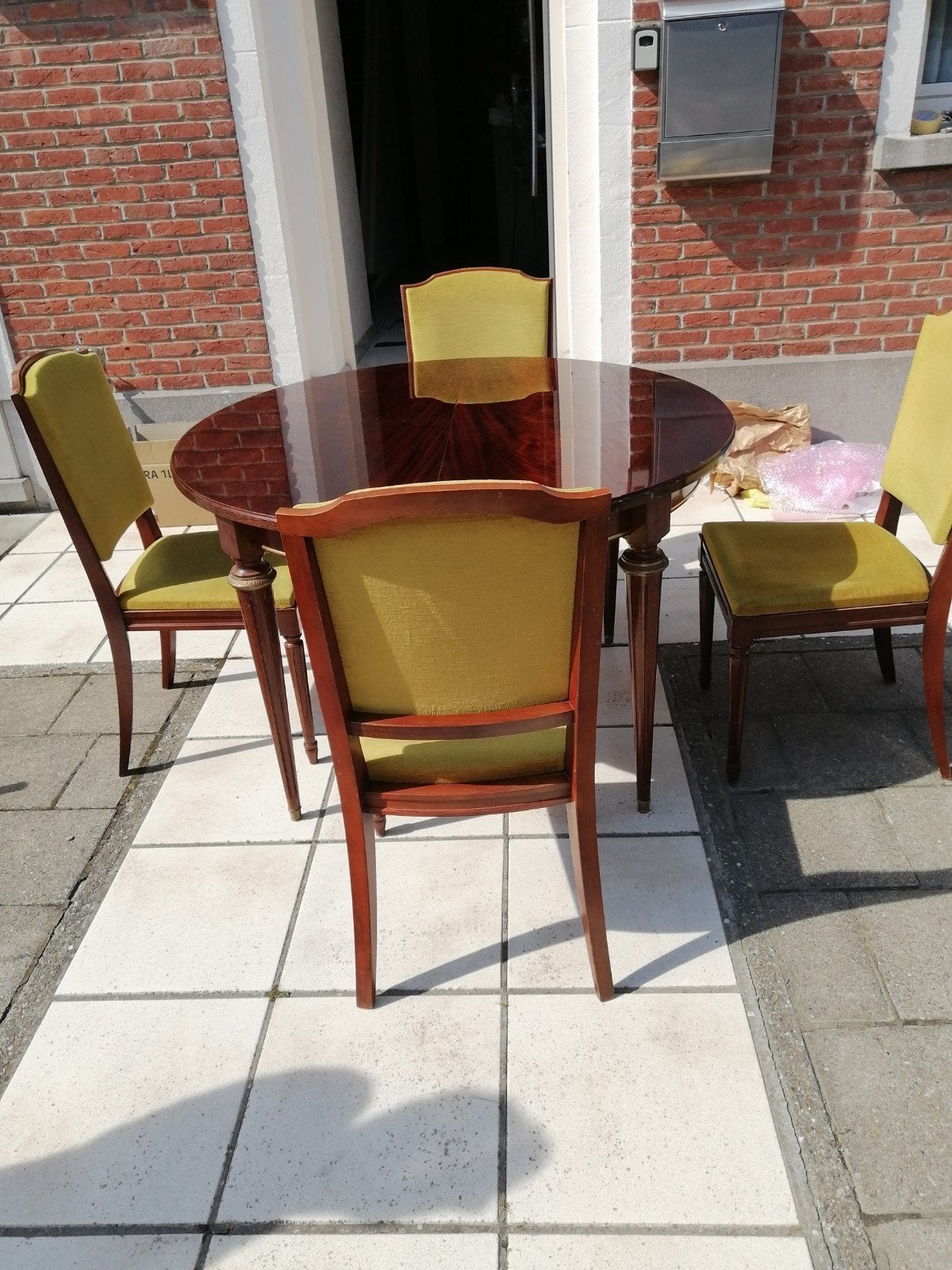 Tafel en 4 stoelen, Ophalen