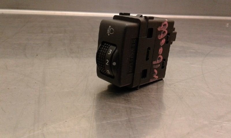 KOPLAMP IHV SCHAKELAAR Nissan Juke (F15) (01-2010/12-2019), Auto-onderdelen, Gebruikt, Nissan