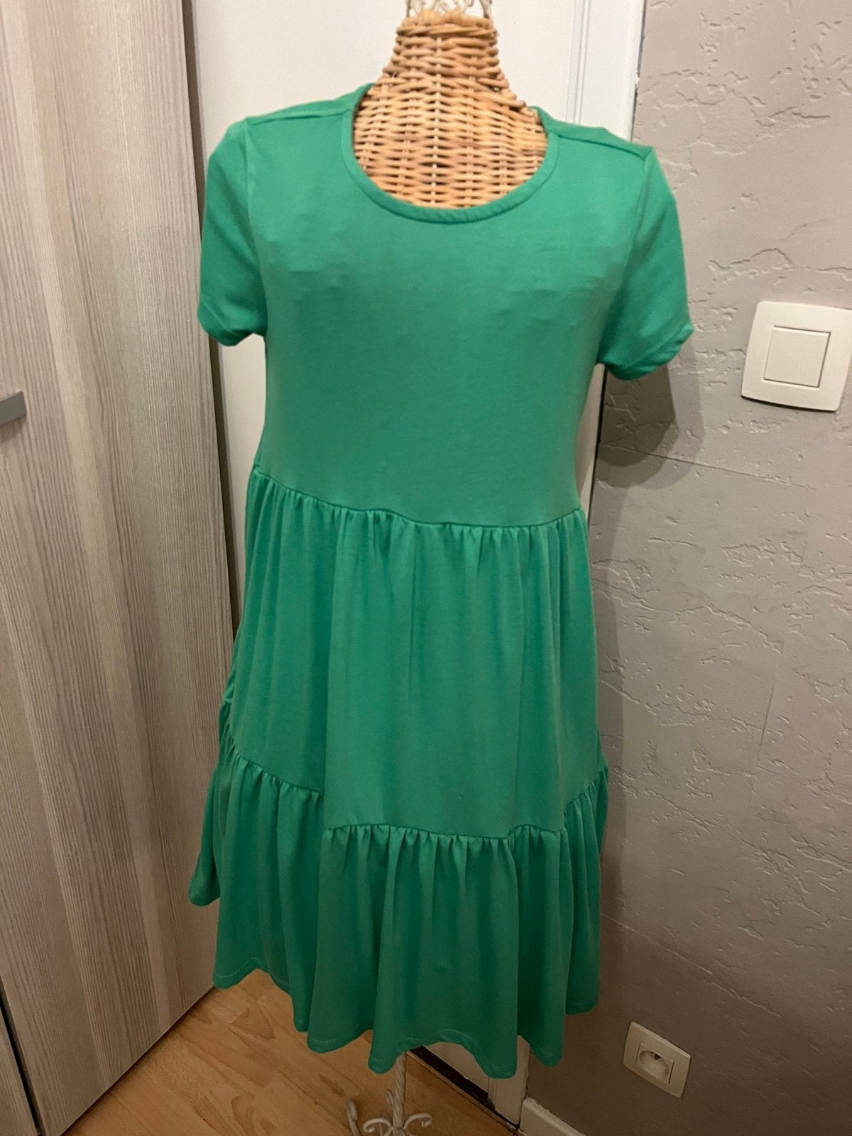 Kwaliteitsvolle jurkje van Only 100 % Viscose, Ophalen of Verzenden, Zo goed als nieuw