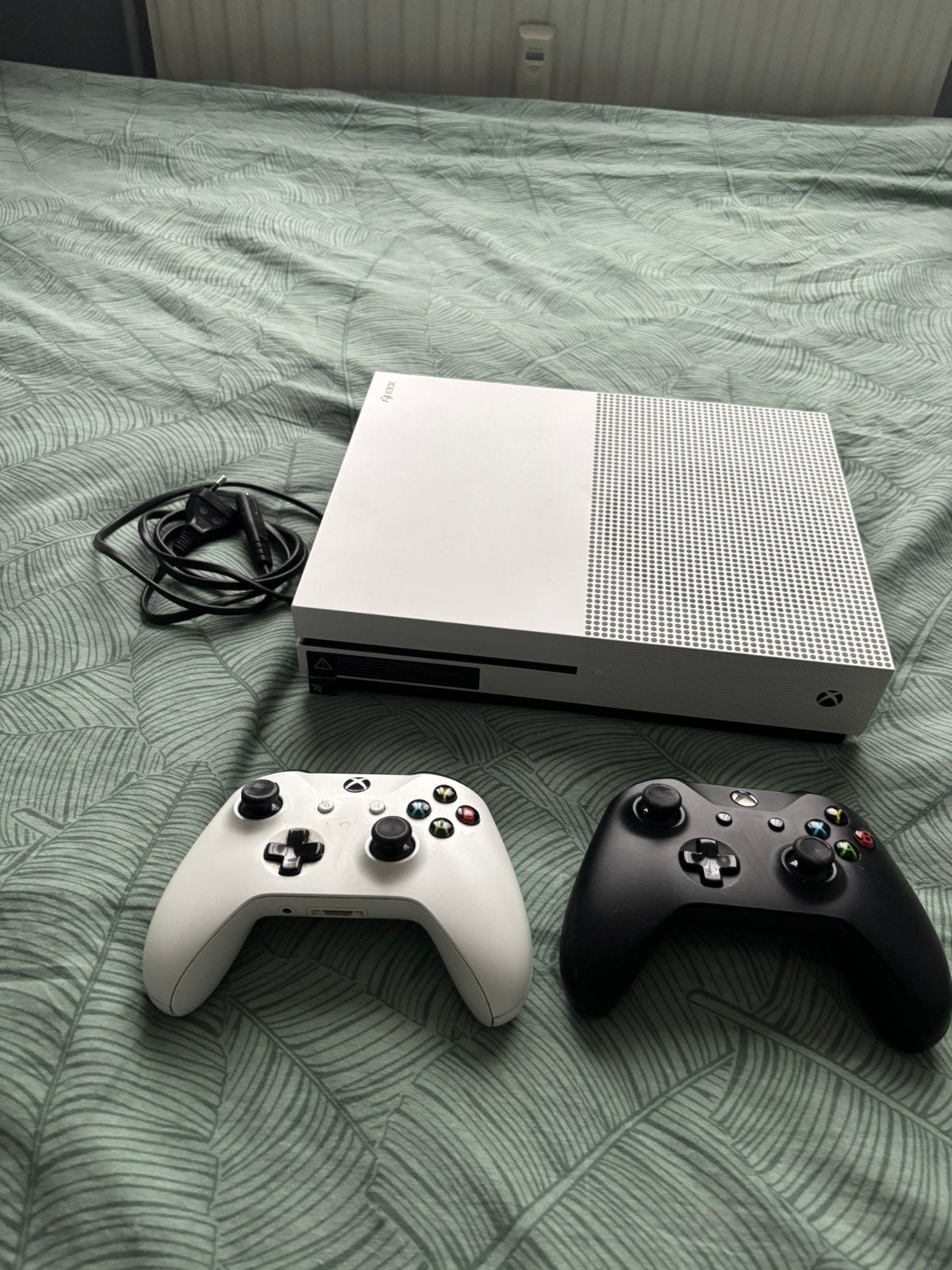 Xbox one s, Games en Spelcomputers, Spelcomputers | Xbox One, Ophalen, Zo goed als nieuw, Met 2 controllers, Xbox One