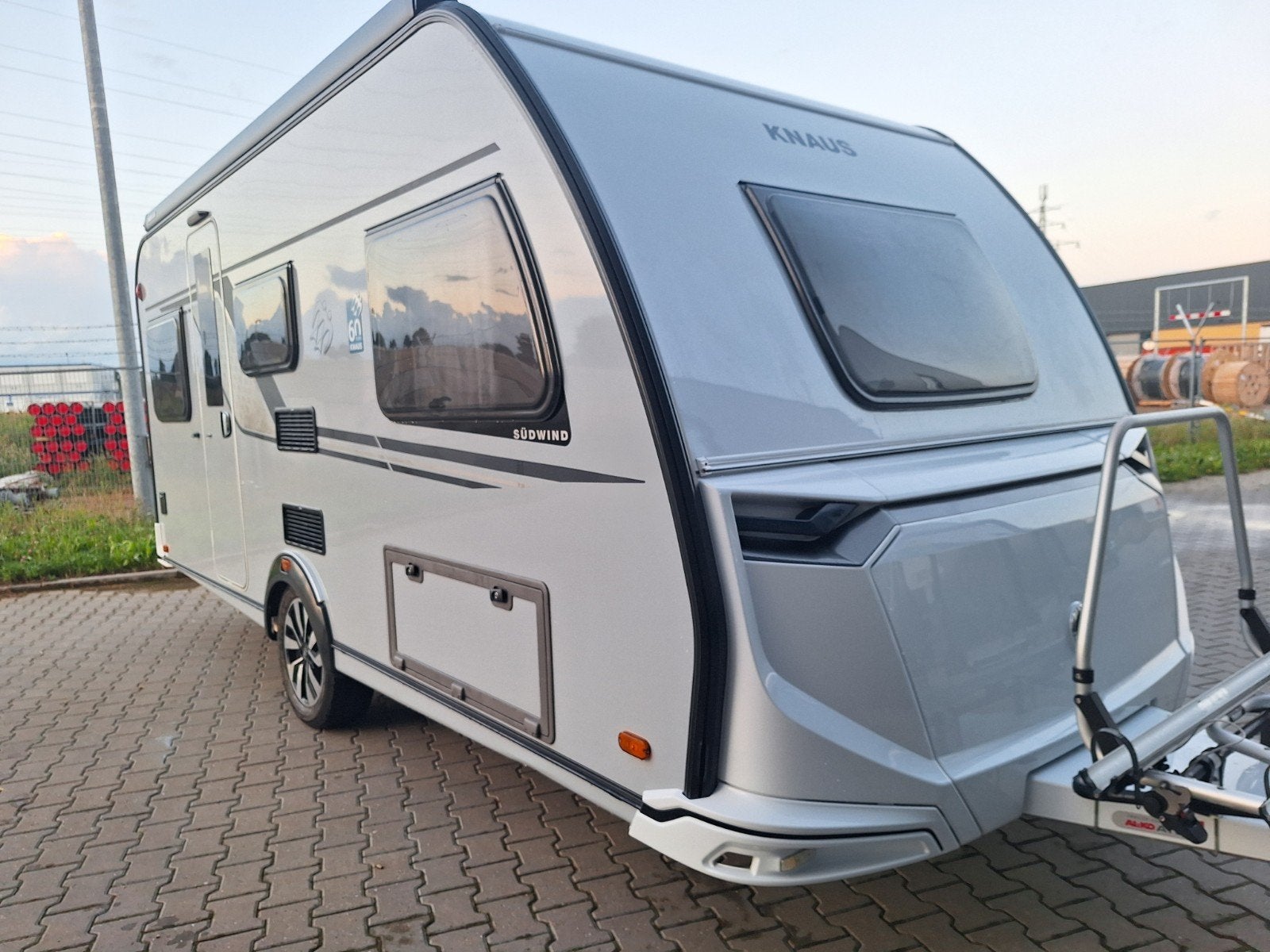 Knaus 460 - Sudwind 60 Years - Mover - Luiffel - Voortent, Caravanes & Camping, Entreprise, 2 lits séparés, Jusqu'à 4