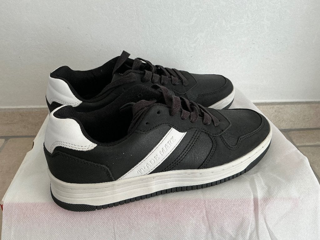 Nieuwe herensneakers maat 42, Vêtements | Hommes, Neuf, Enlèvement ou Envoi, Baskets, Noir