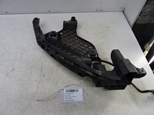 SUPPORT PHARE DROIT Audi Q3 (8UB / 8UG) (01-2011/12-2019), Autos : Pièces & Accessoires, Éclairage, Utilisé, Audi