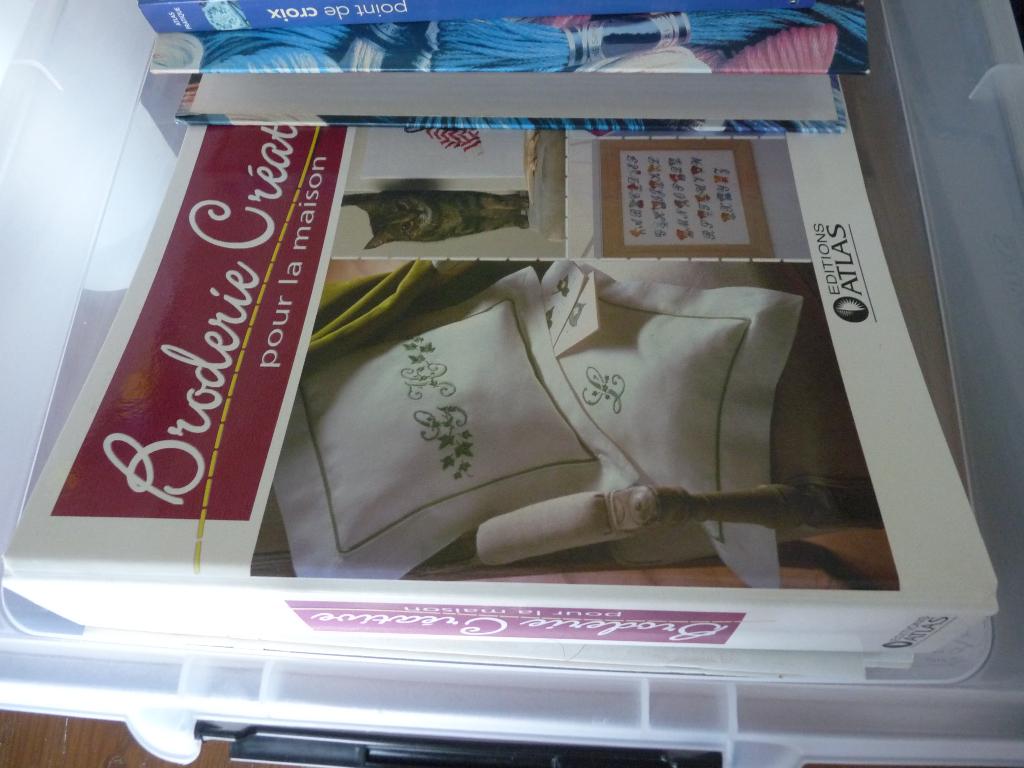 Broderie Edditions Atlas tous les n, Enlèvement, Neuf, Broderies à la main, Patron