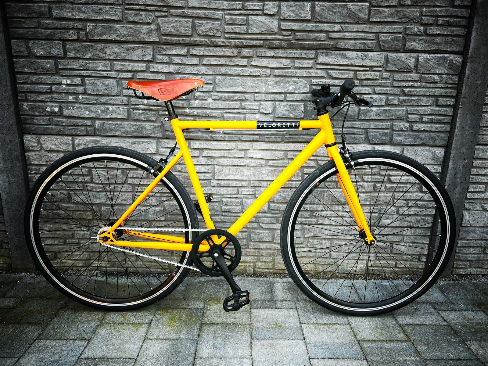 Singel speed ( replica VELORETI ) Brooks zadel, Ophalen, Zo goed als nieuw