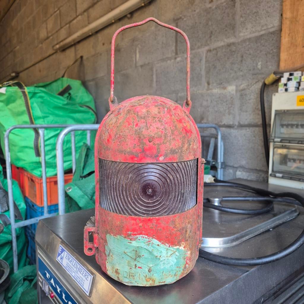 Lampe à pétrole de signalisation