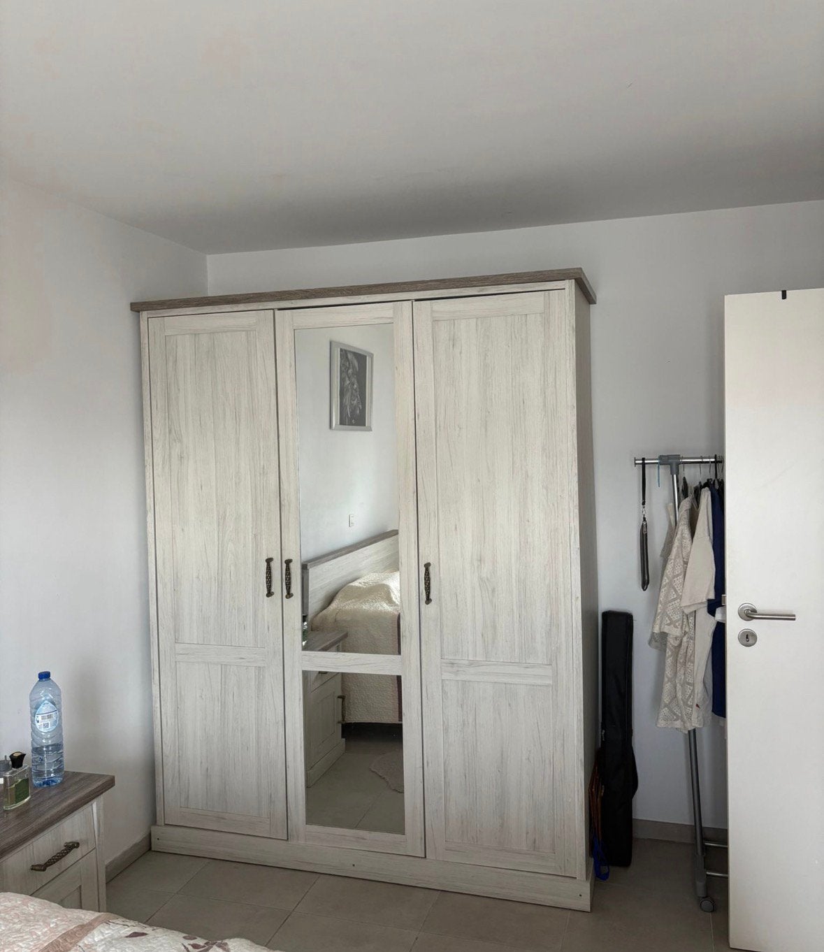 Armoire - très bon état !, Maison & Meubles, Armoires | Penderies & Garde-robes, Enlèvement, Comme neuf