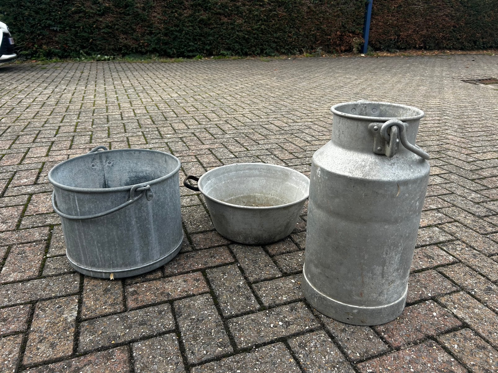 Lot d anciens récipients, Enlèvement