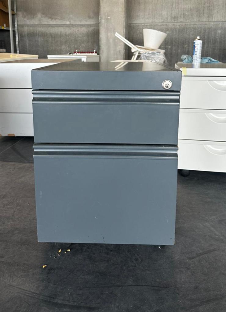 Grijze kast 2 lades, Ophalen, Minder dan 50 cm, Zo goed als nieuw, Minder dan 100 cm