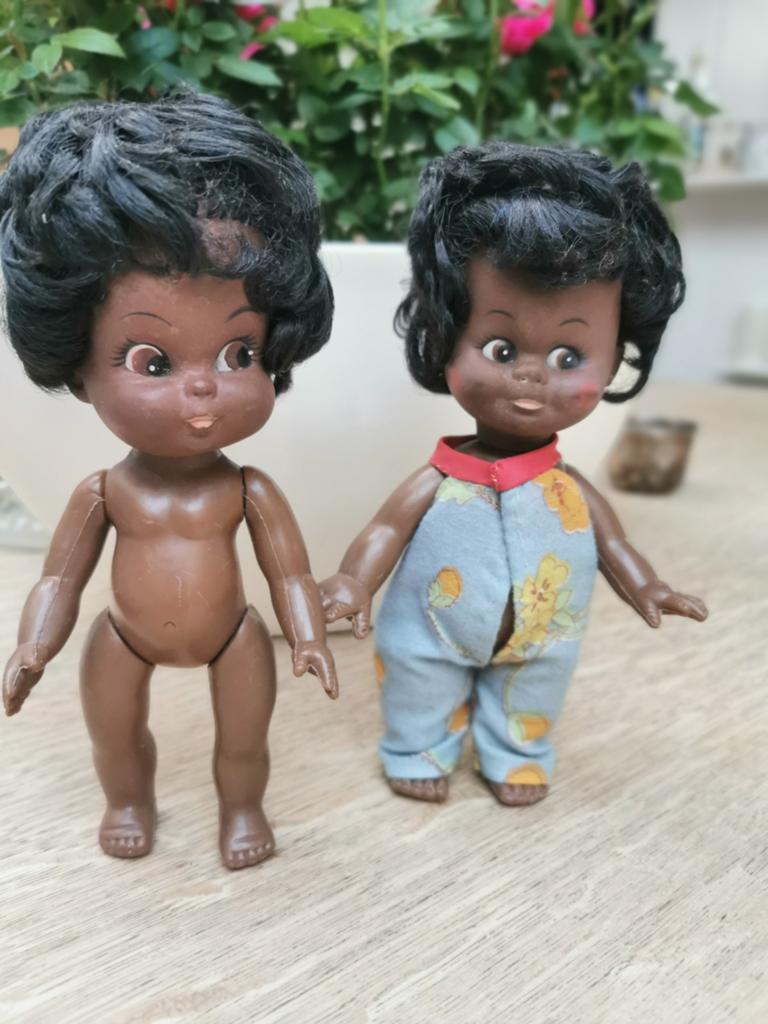 2 Très vieilles belles poupées, Enlèvement ou Envoi