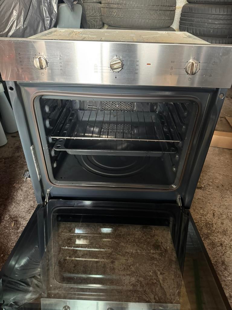 Inbouwkeukenoven van het merk SMEG, Elektronische apparatuur, Ophalen, Gebruikt, Hete lucht, 60 cm of meer