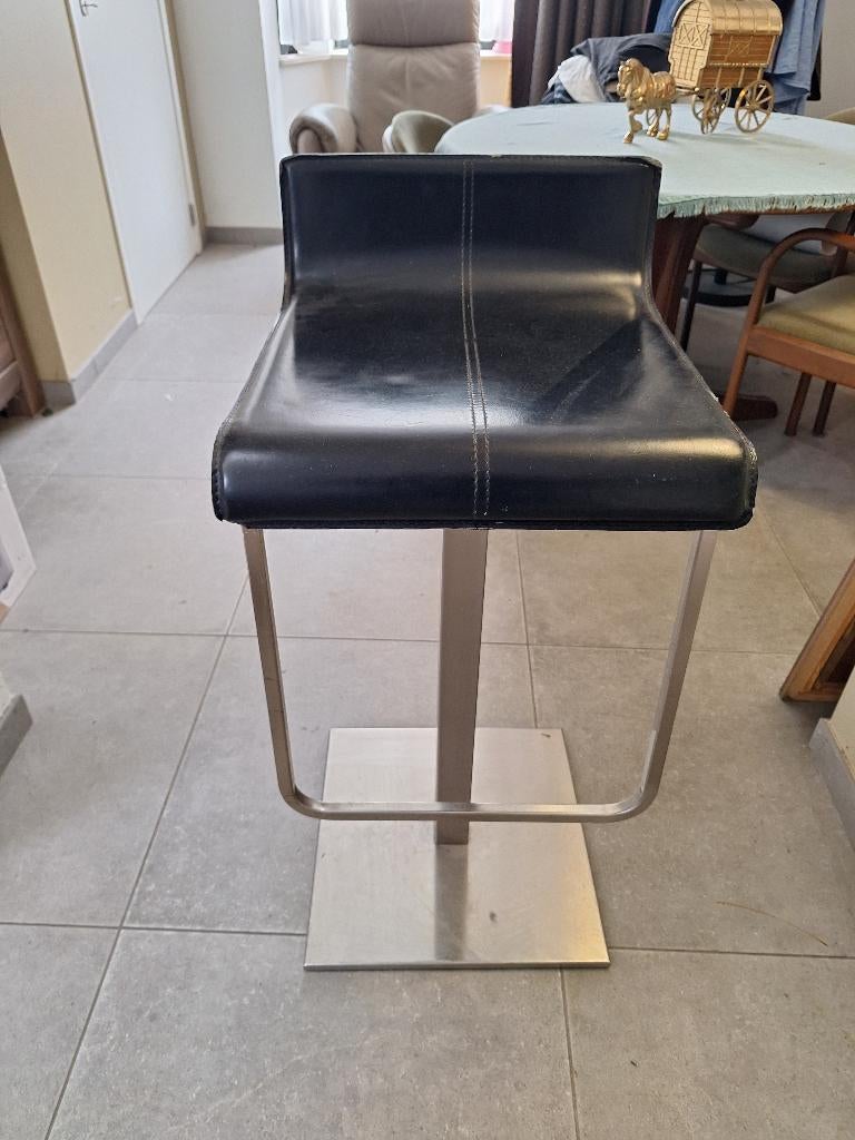 4 lederen barkrukken met inox voet., Huis en Inrichting, Ophalen, Gebruikt, Met voetsteun, 90 cm of meer