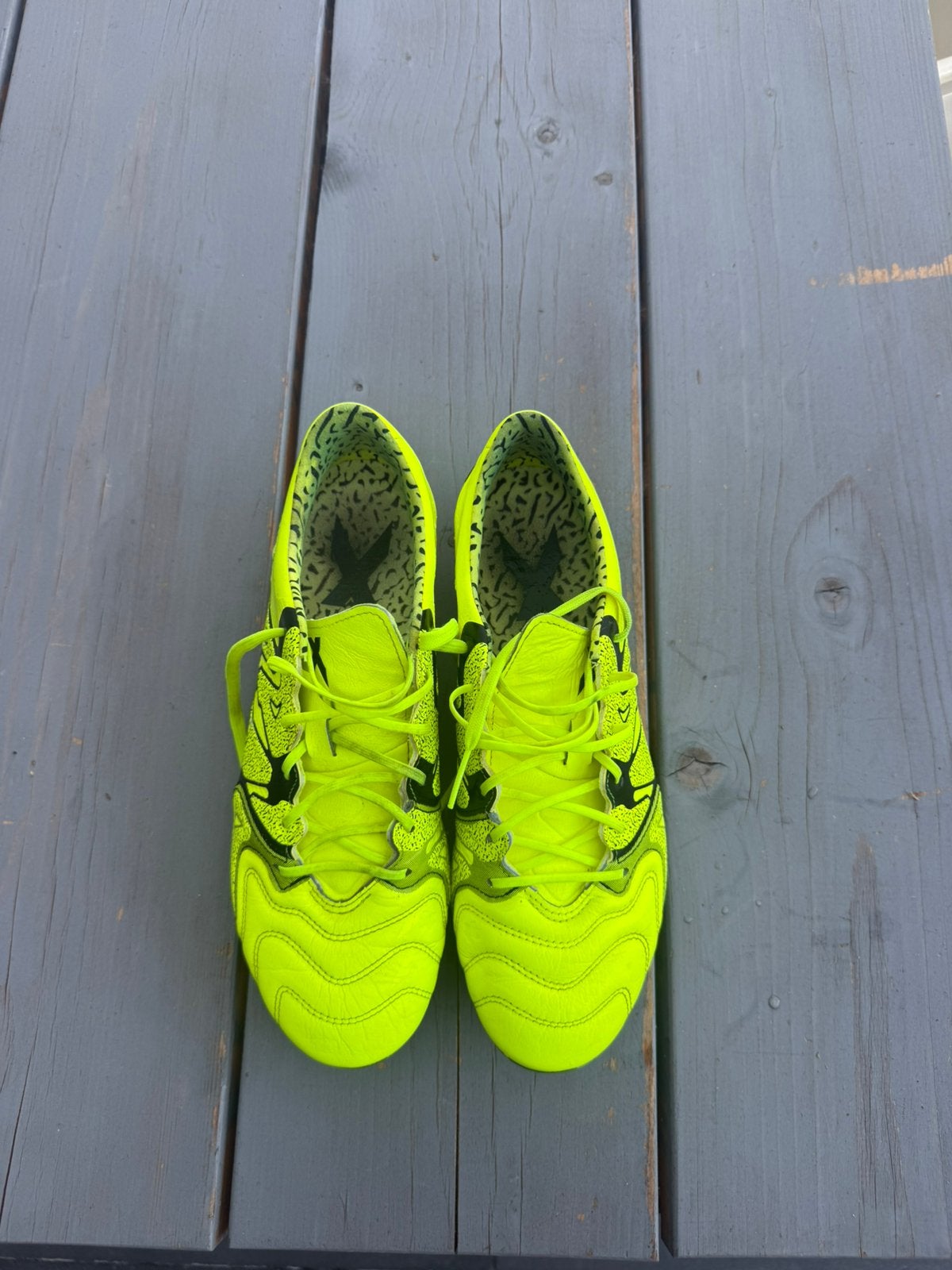 Chaussures de football Adidas taille 41 - presque neuves, Envoi, Comme neuf, Chaussures