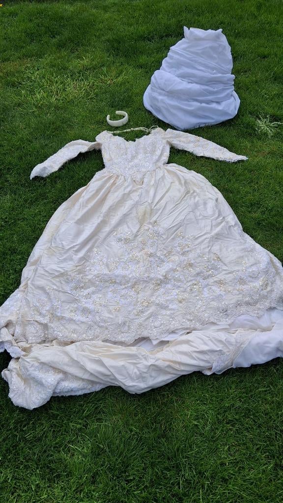 Robe de mariée en soie sauvage taille 40 partie 1, Enlèvement ou Envoi, Porté, Beige, Robe de mariée