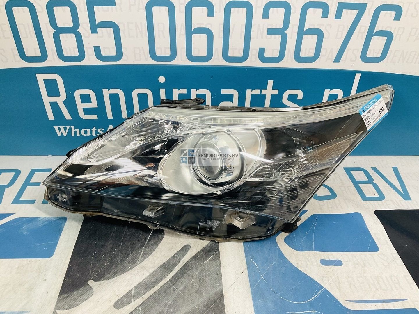 Koplamp Toyota Avensis T27 Links Led H296GL 2-X3-5153N, -, Utilisé, -, Enlèvement ou Envoi