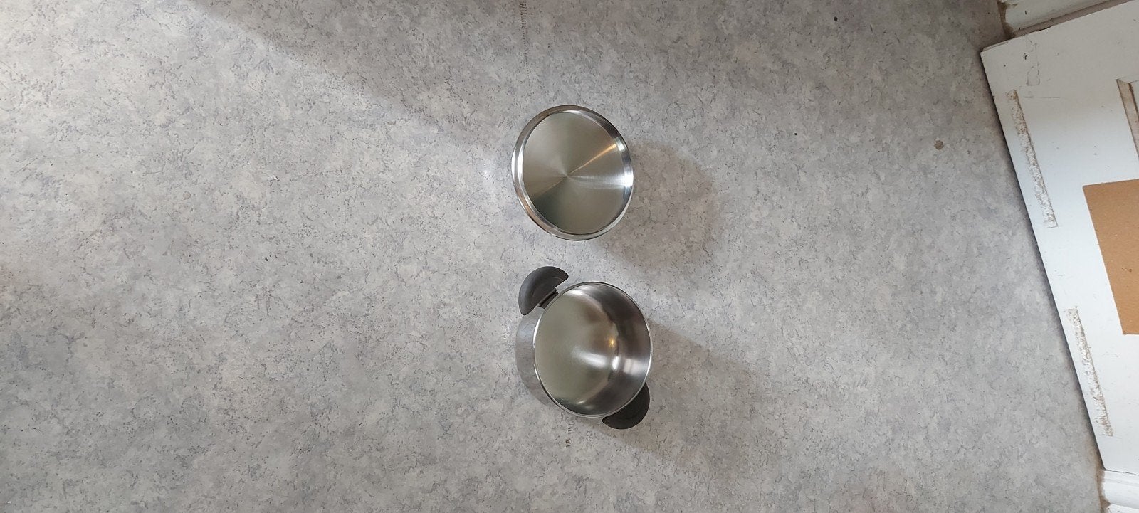 1 petite marmite., Envoi, Comme neuf, Inox, Casserole ou Cocotte-minute
