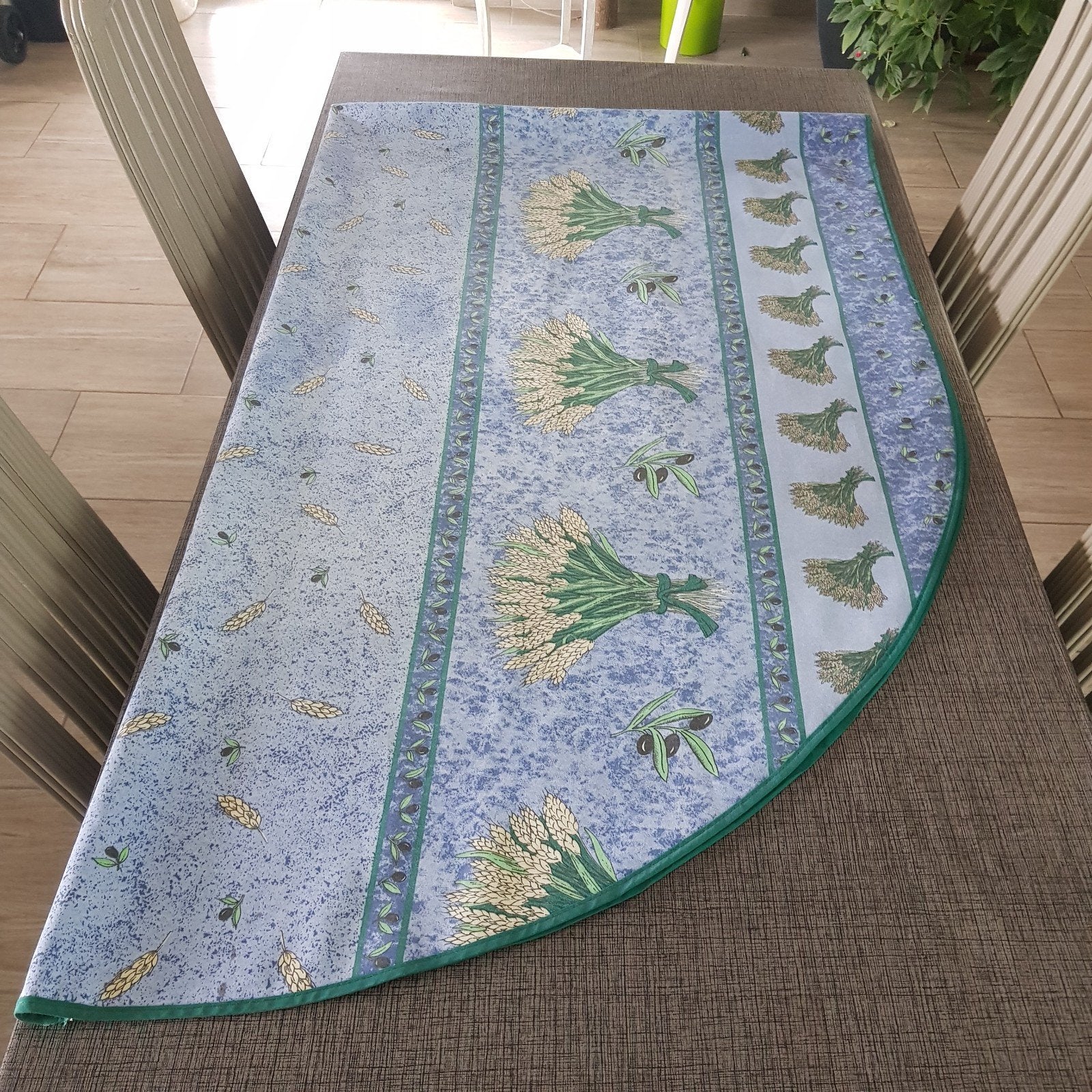 Nappe provençale ovale, Nappe, Enlèvement, Ovale