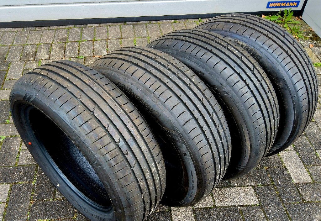 Nouveaux pneus été 205/55-17, Ophalen, Nieuw, 17 inch, 205 mm
