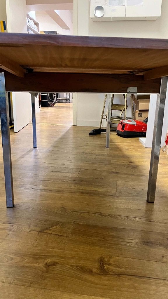 table, Enlèvement