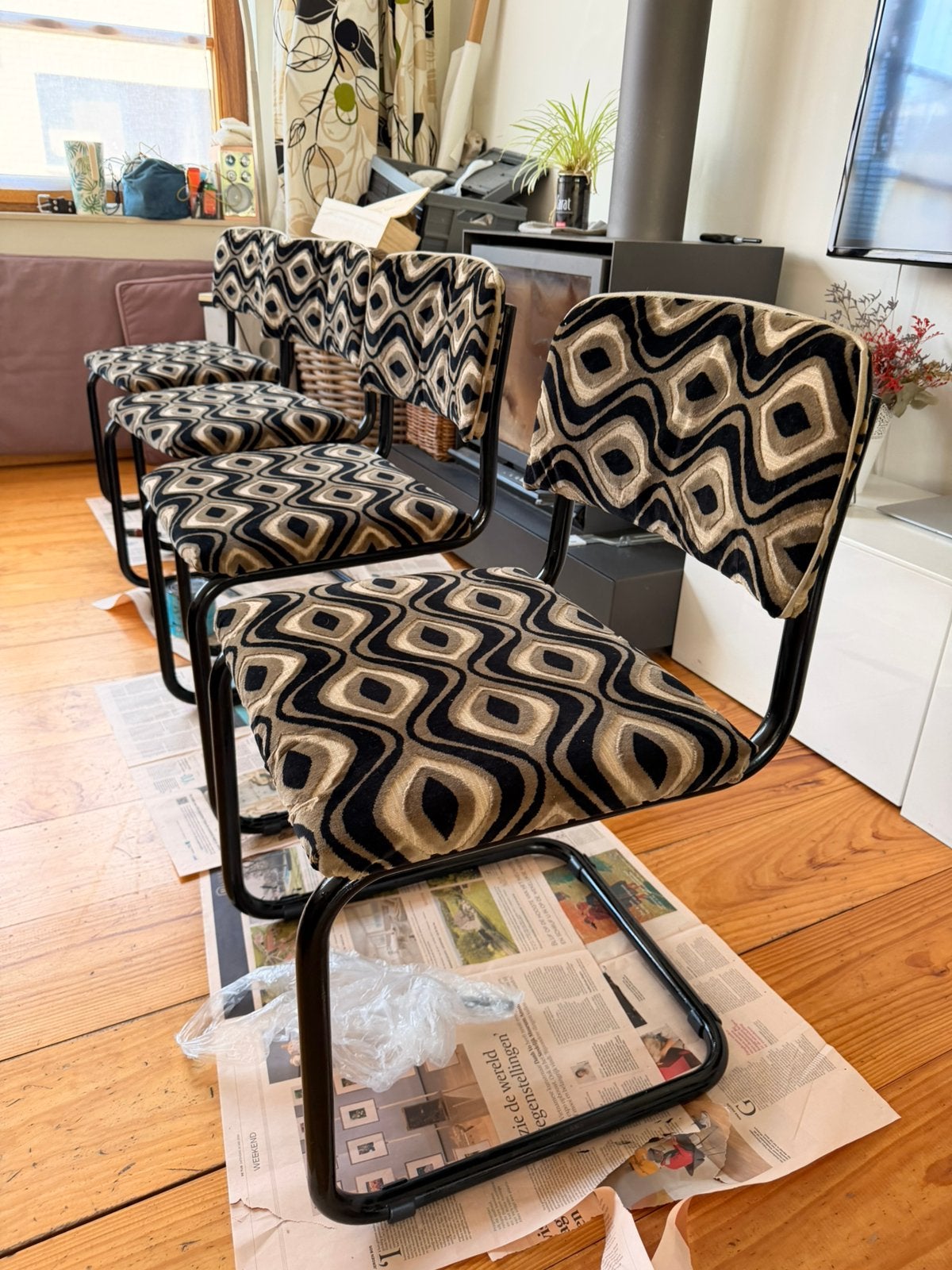 Vernieuwd gestoffeerde stoelen, Huis en Inrichting, Ophalen, Zwart, Jaren '70, Zo goed als nieuw