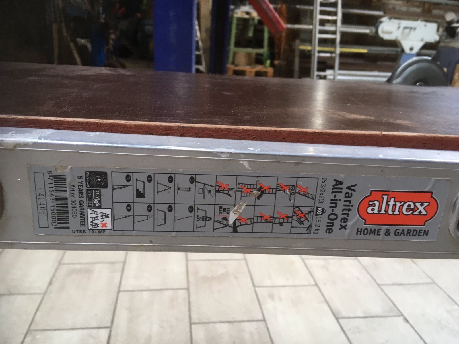 Altrex plooiladder, Doe-het-zelf en Bouw, Ladders en Trappen, Ophalen, Zo goed als nieuw, Ladder, Opvouwbaar of Inschuifbaar