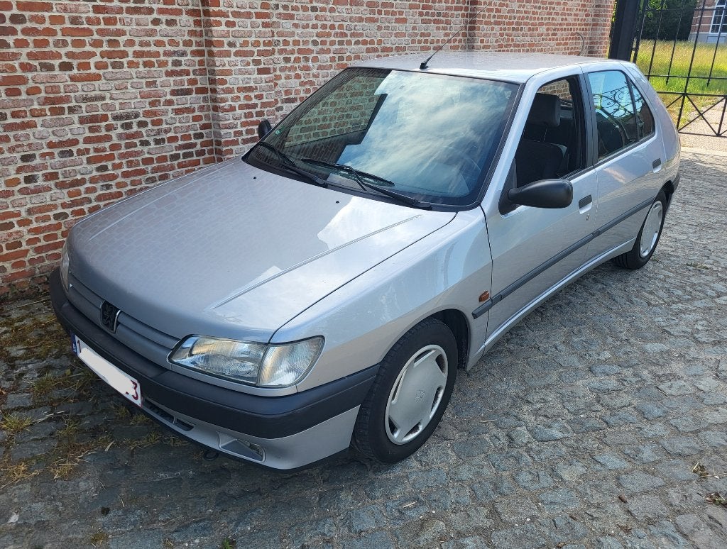 Peugeot 306 AUTOMATIQUE  avec feuille roze, Autos, Argent ou Gris, Achat, Noir, 5 portes