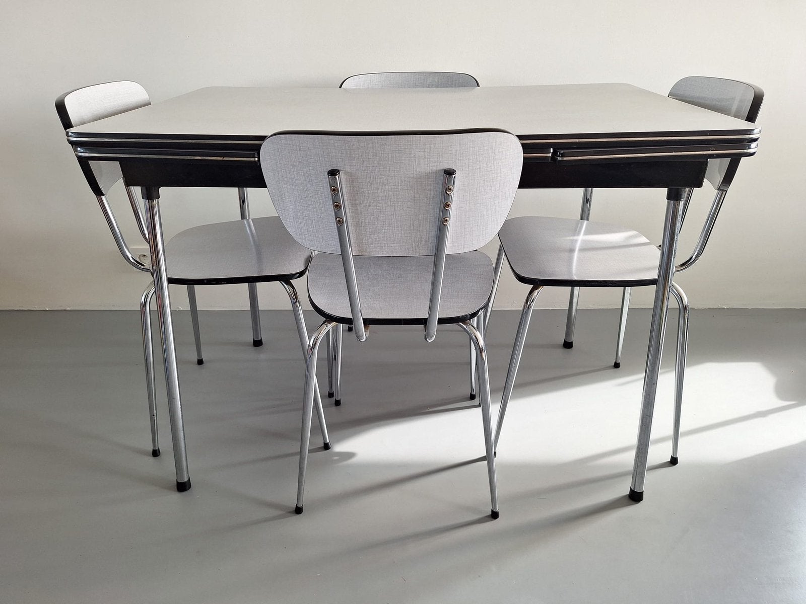 Table avec chaises, Maison & Meubles, Tables | Tables à manger, Comme neuf, Enlèvement