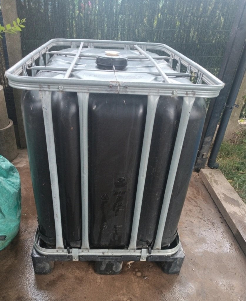 Cuve -citerne d'eau  de pluie ou autres, 150 litres ou plus, Comme neuf, Enlèvement, Avec robinet