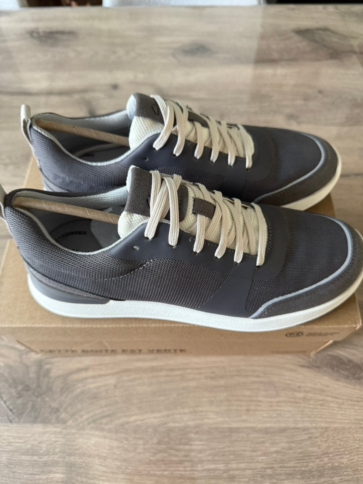 Basket grise clarks, Neuf, Autres couleurs, Enlèvement, Baskets