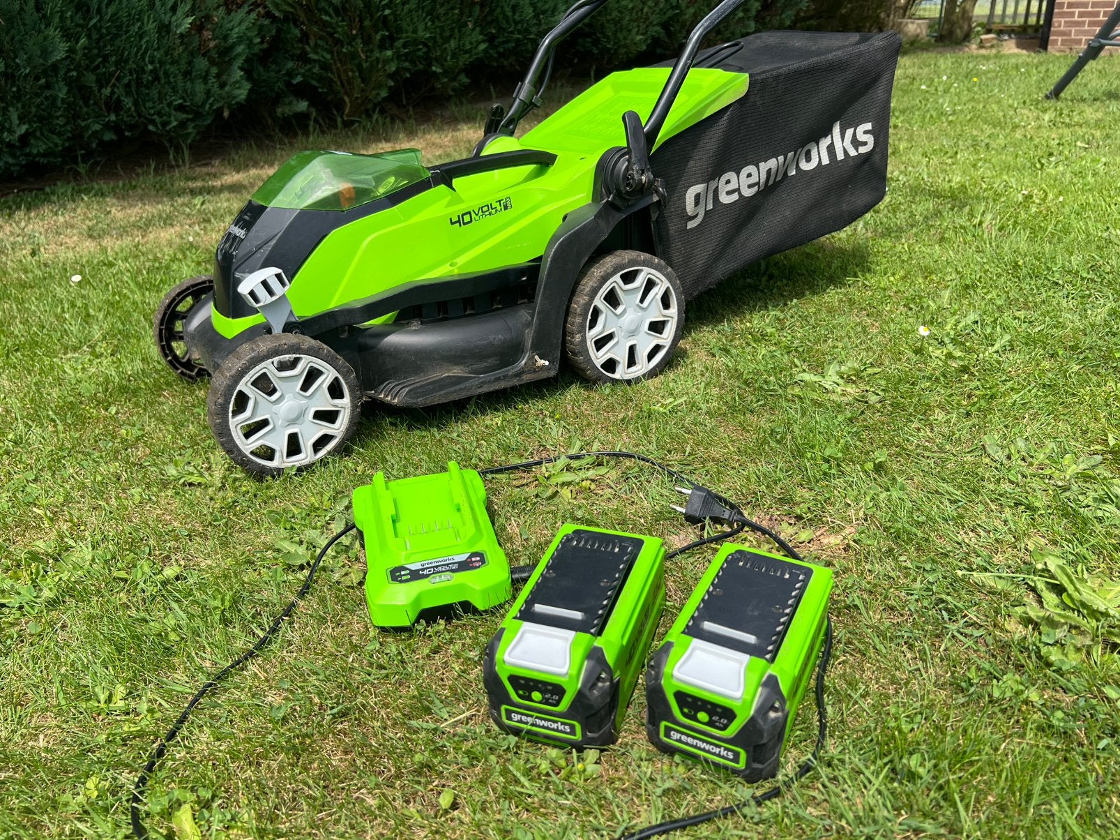 Tondeuse Greenworks 40V 35 cm + 2 batteries + chargeur, Tuin en Terras, Ophalen, Zo goed als nieuw