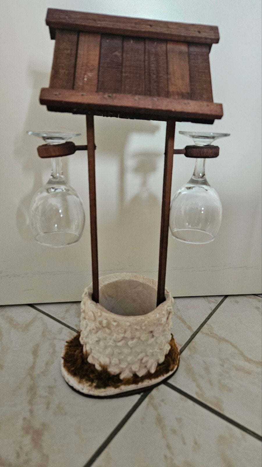 belle présentation pour une bouteille de vin., Maison & Meubles, Accessoires pour la Maison | Colonnes & Piliers, Enlèvement, Comme neuf