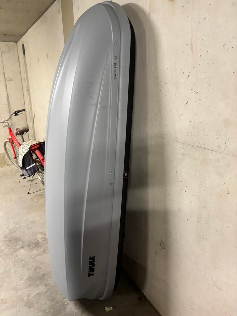 Thule Pacific 780 originele dragers & fitkits BMW X3 Audi A6, Auto diversen, Dakkoffers, Ophalen, Zo goed als nieuw