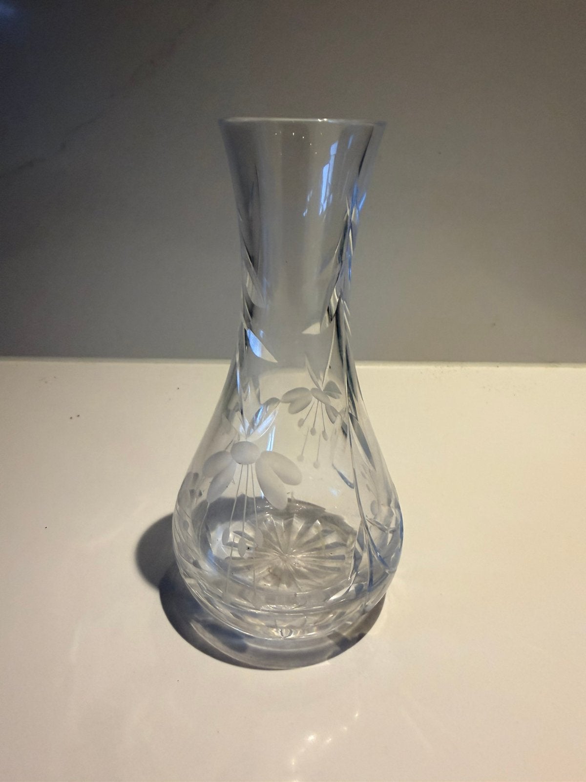 Prachtige vintage kristallen vaas matgeslepen bloemenpatroon, Antiek en Kunst, Ophalen