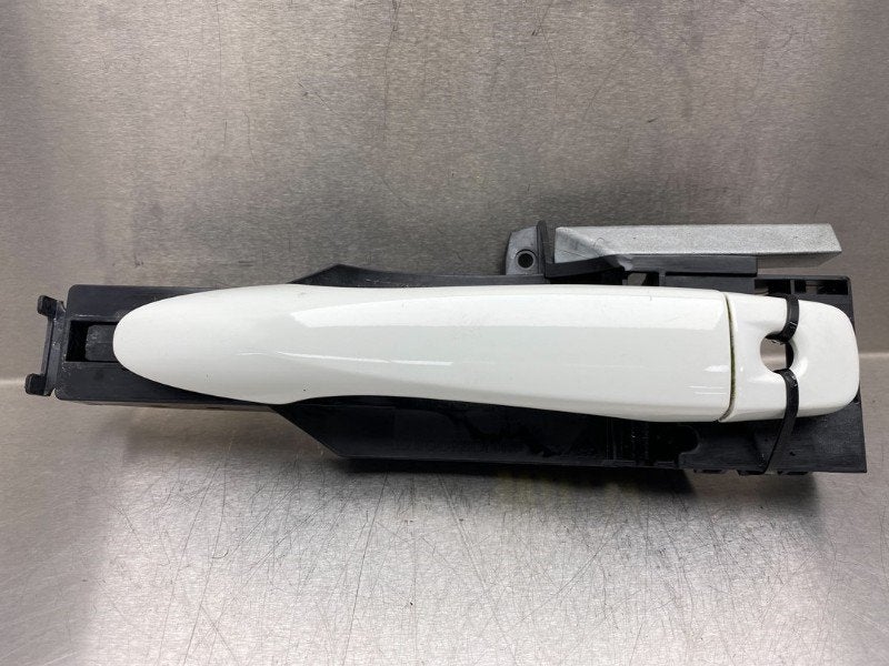 POIGNEE EXTERIEURE AVANT GAUCHE Nissan Qashqai (J11), Utilisé, Avant, Nissan