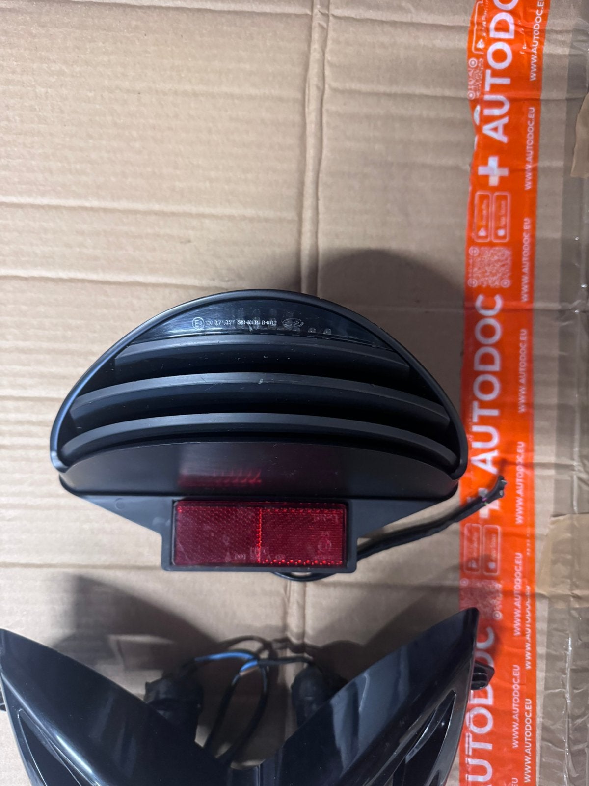 Lot phare rr8 et feu arriere bcd mbk nitro aerox, Enlèvement ou Envoi, Comme neuf, Phare