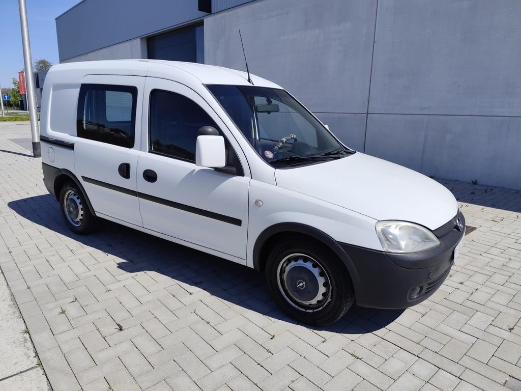 Gekeurde Opel combo 1.3cdti zeer proper airco, Auto's, Trekhaak, Opel, Particulier, Te koop