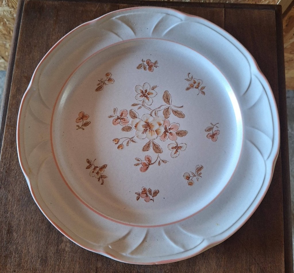 Grandes assiettes plates et assiettes profondes., Maison & Meubles, Assiettes(s), Enlèvement ou Envoi, Comme neuf, Classique