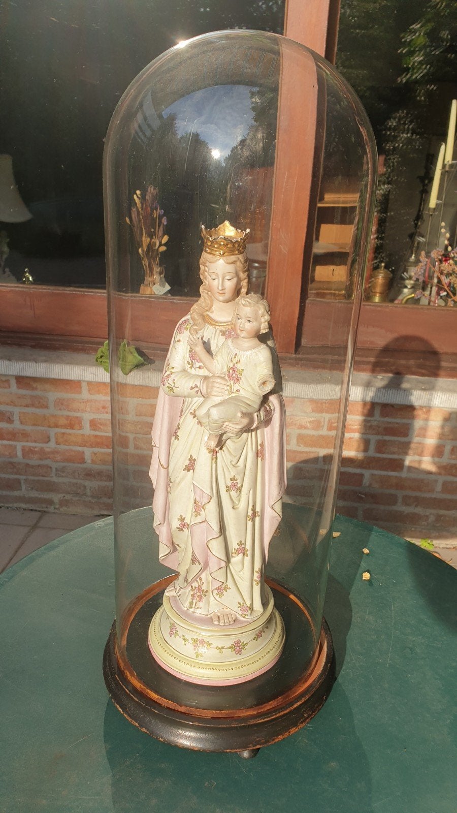Antiek Maria beeld onder stolp, Ophalen